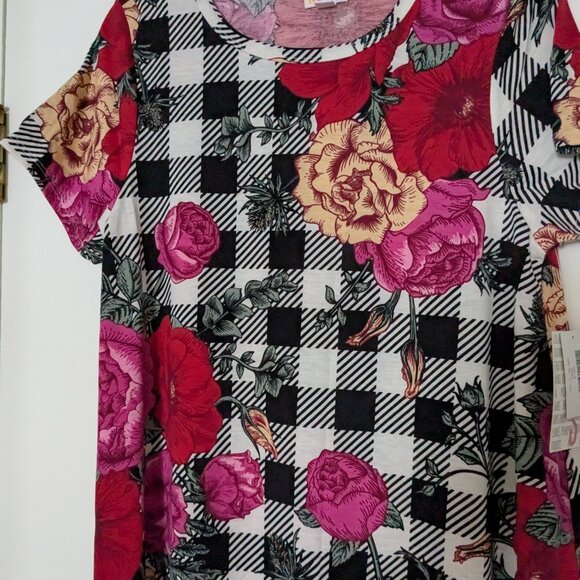 LulaRoe Short Sleeve Dress - Picture 2 of 6